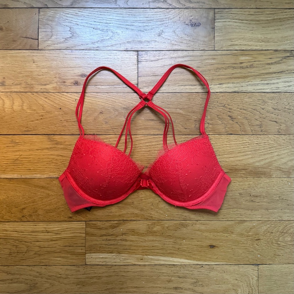 Victoria’s Secret Very Sexy Push-up bra (size: 34B)